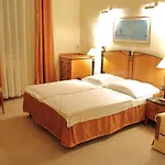 Hotel Central فندق 3*