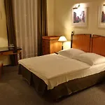 Hotel Central Hotel 3*