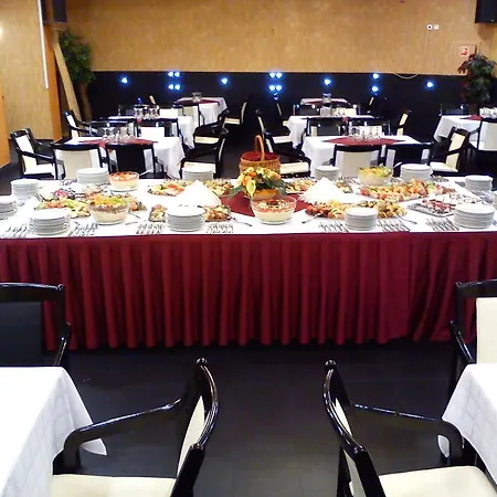 Отель Hotel Central