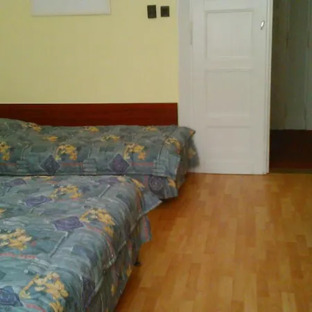 Отель Hotel Central