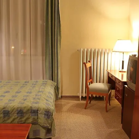 Отель Hotel Central