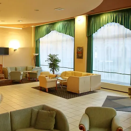 Отель Hotel Central Надьканижа